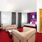 Color Hotel