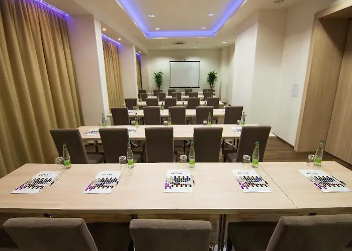 Color 3* Μπρατισλάβα